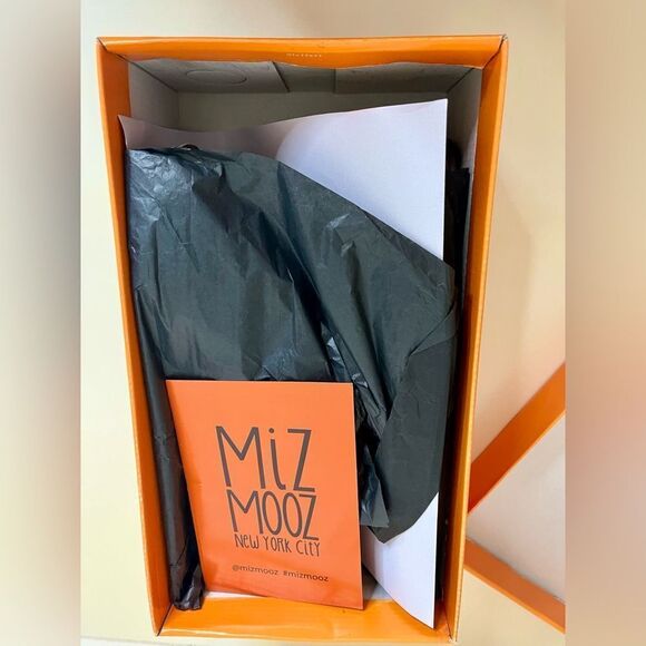 NIB - Miz Mooz DANDELION Wide Width  -size 40 - Picture 2 of 8